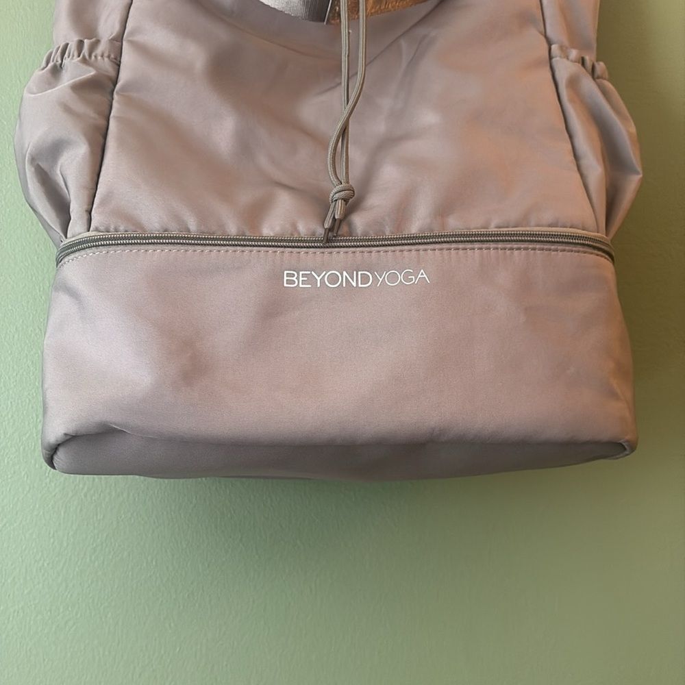 Beyond Yoga Convertible Gym Bag Birch Backpack Tote - Picture 5 of 11